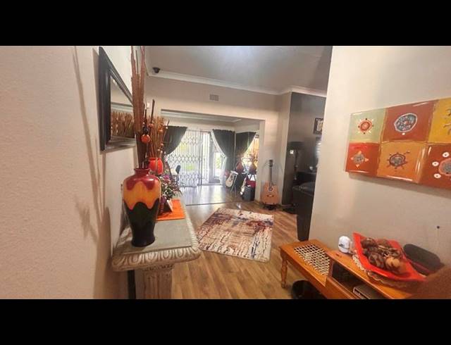 4 BEDROOM HOUSE FOR SALE IN KOSMOSPARK